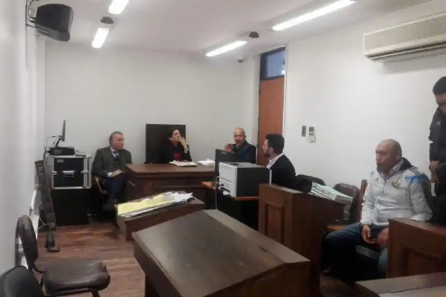 Ricardo Décima, de blanco.