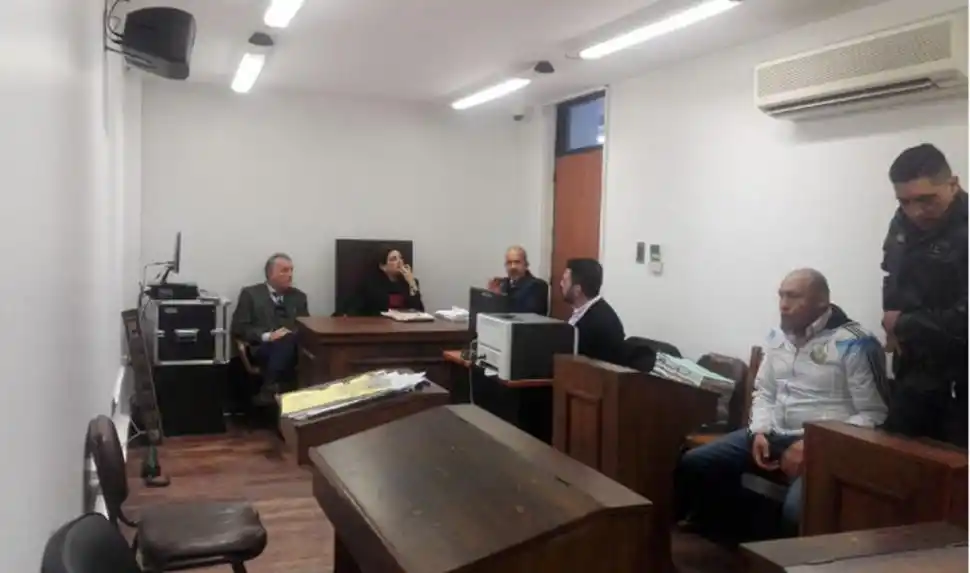 Ricardo Décima, de blanco.