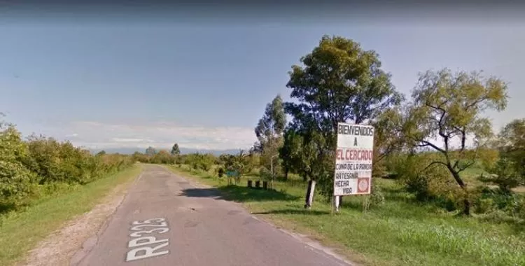 Ruta de entrada a la comuna de El Cercado, en Monteros.