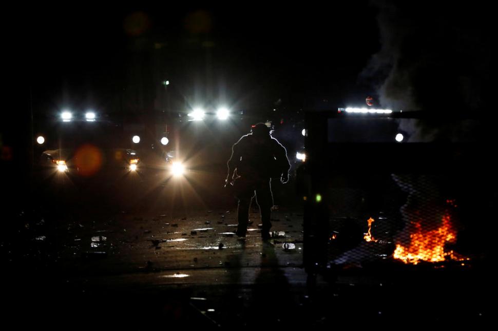 VIOLENCIA. La marcha antirracista chocó con una caravana de Trump.  