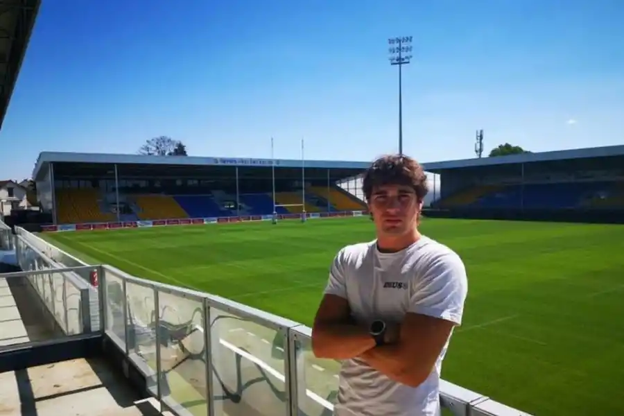  EN FRANCIA. Tobías Williams es italiano de nacimiento (más precisamente de Milán), pero tucumano por ascendencia: es hijo de Federico Williams, ex jugador de Tucumán Rugby y de los Naranjas. Hace poco firmó con Nevers, del Pro D2.