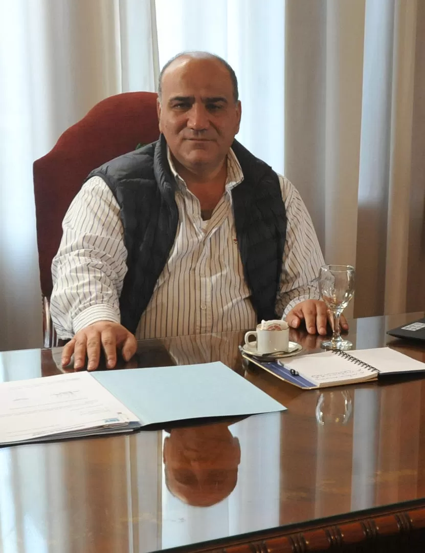 JEFE DEL PODER EJECUTIVO. El gobernador Manzur en su despacho. la gaceta / foto de antonio ferroni (archivo)