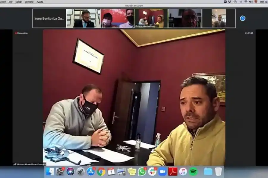 LA VÍCTIMA. El abogado Javier Albano (derecha) y el finquero Maximiliano Thomsen aceptaron el dinero y las disculpas del hurtador.