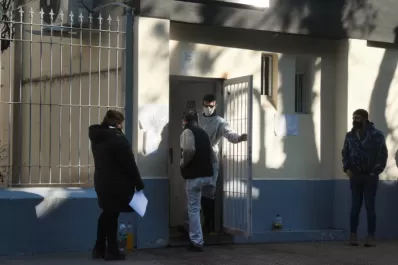 Los médicos tienen que tomar los recaudos para no contagiarse y eso lleva tiempo, dijo el subdirector del Padilla