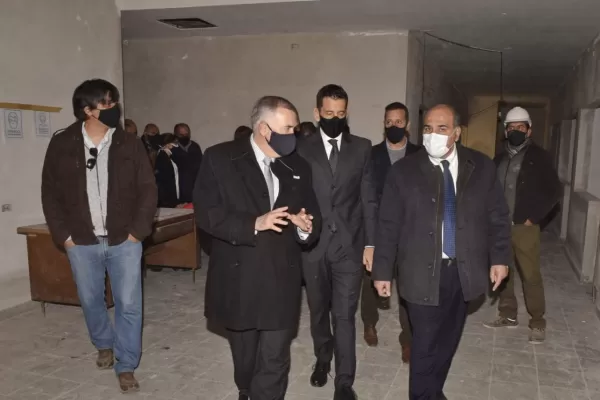 Manzur y Jaldo visitaron juntos una obra y le restaron tensión a la interna