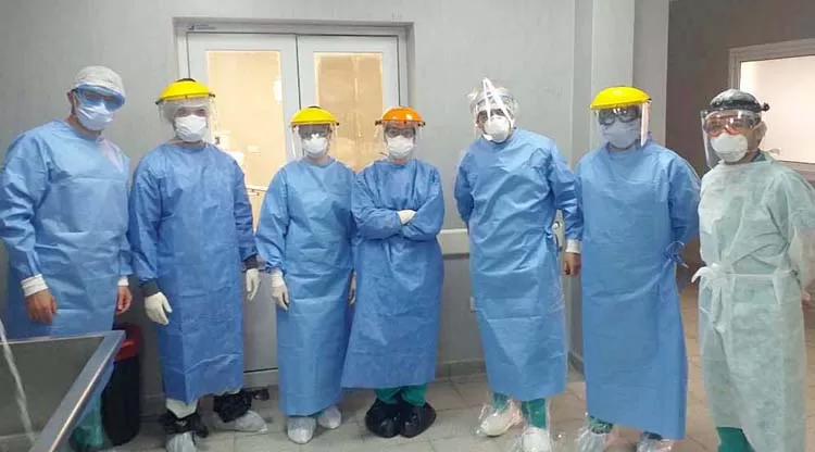 El equipo médico que participó de la cirugía. FOTO DE PRENSA DEL MINISTERIO DE SALUD