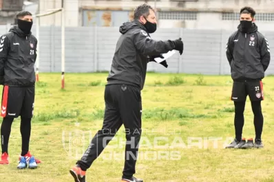 Dos jugadores de Chacarita tienen coronavirus