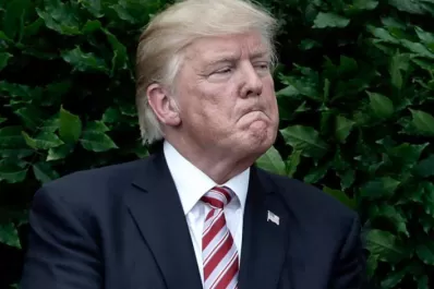 A dos meses de la elección, Trump habría menospreciado a ex combatientes y a soldados muertos