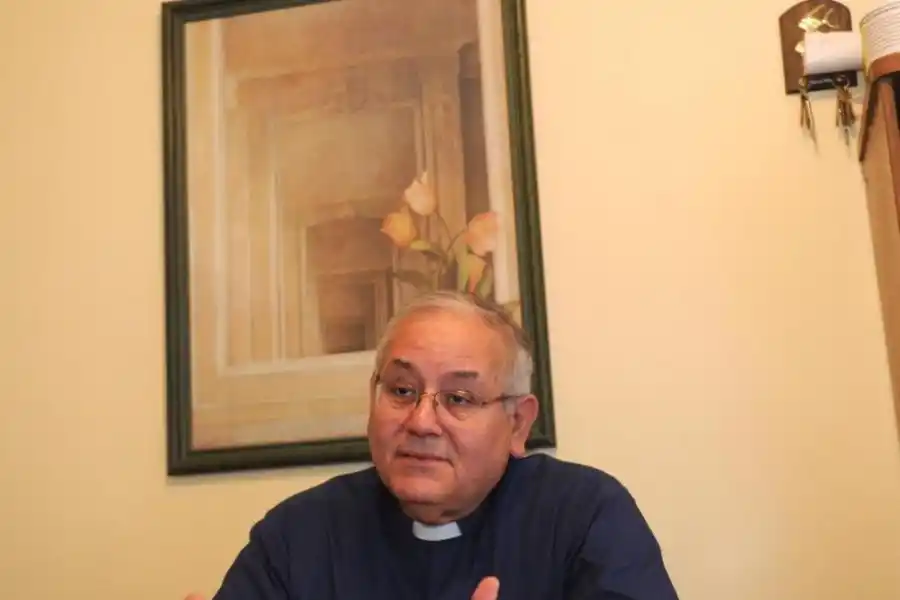 OBISPO DE CONCEPCIÓN. Melitón Chávez durante una entrevista. la gaceta / foto de hector peralta