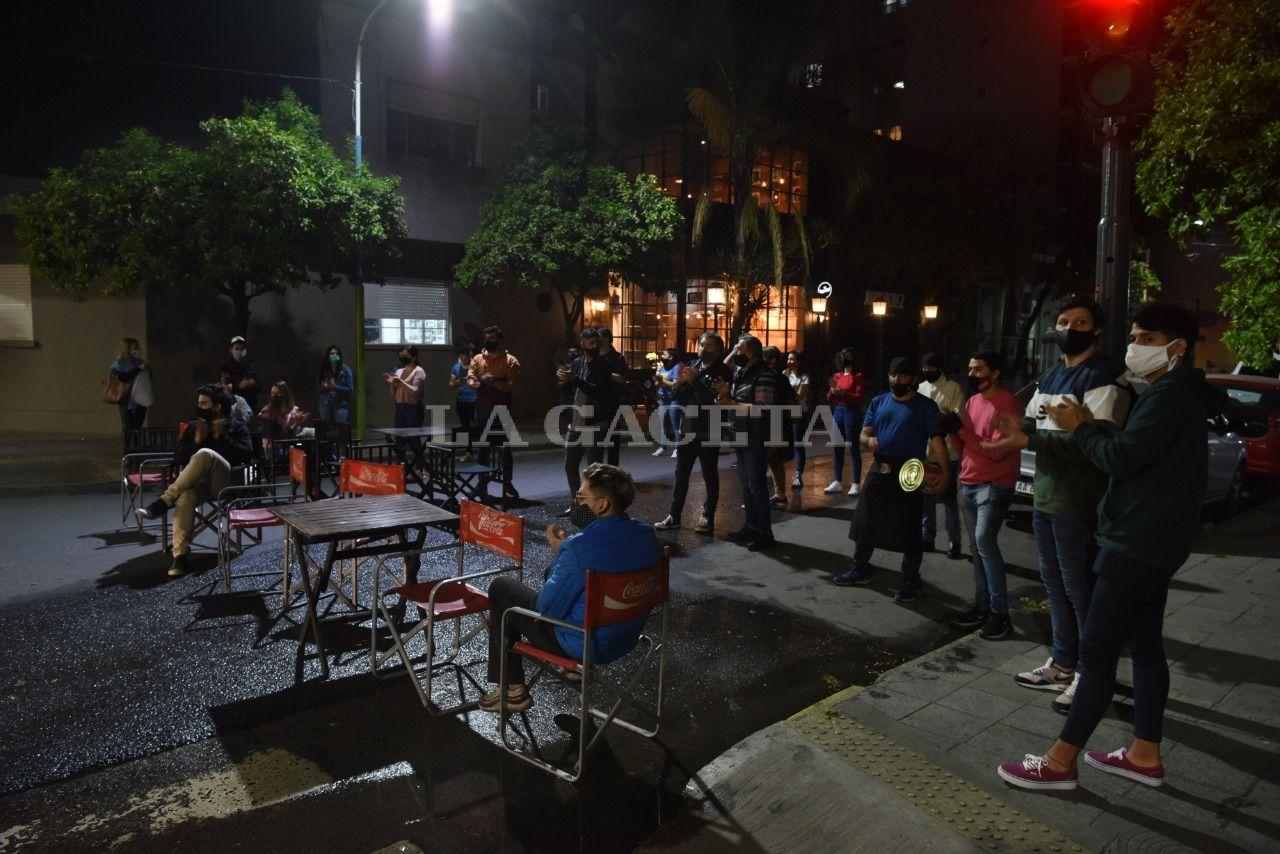 PIDEN ABRIR. Gastronómicos llevan varios días de protesta.