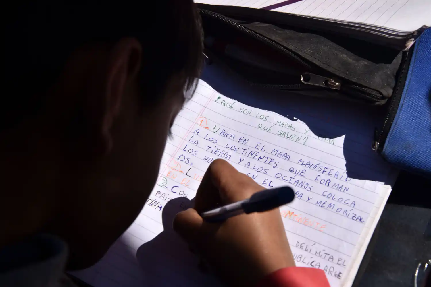 En Los Ralos, el sacrificio le gana a la adversidad: estudiar sin wifi ni computadoras