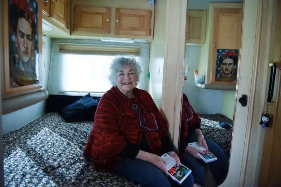 EN EL MOTORHOME. Su hogar, donde cada vez necesita menos cosas.