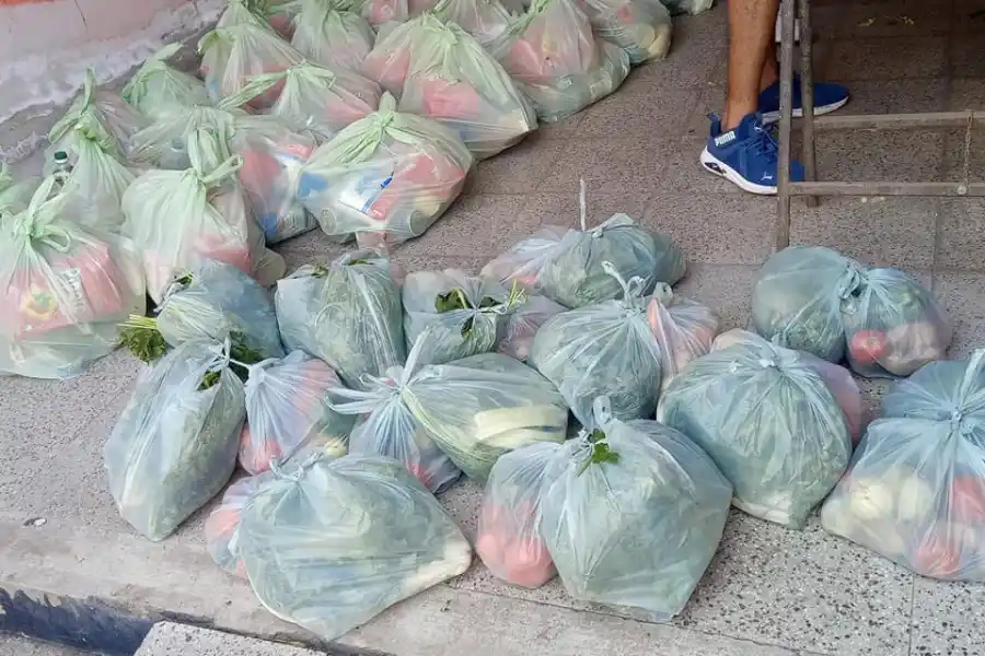 ASISTENCIA. Parte de la ayuda recibida por la comuna de Delfín Gallo para los vecinos aislados. Foto: Facebook.com/prosperidad.delfingallo.5
