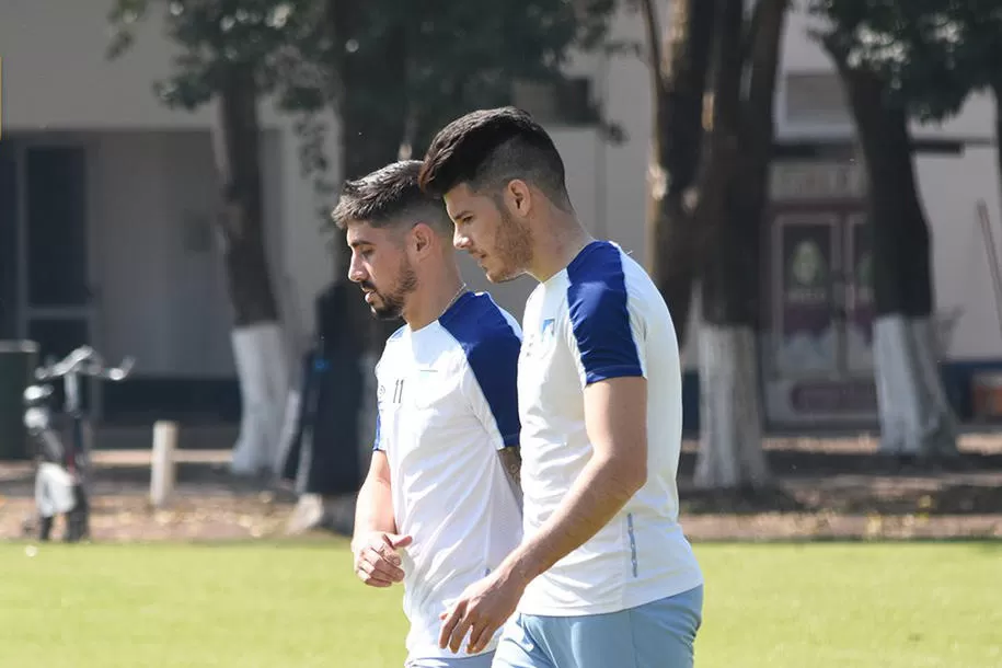 EN OCTUBRE. Cristian Erbes y Guillermo Ortiz compartieron uno de los turnos de entrenamientos del plantel. twitter@atoficial