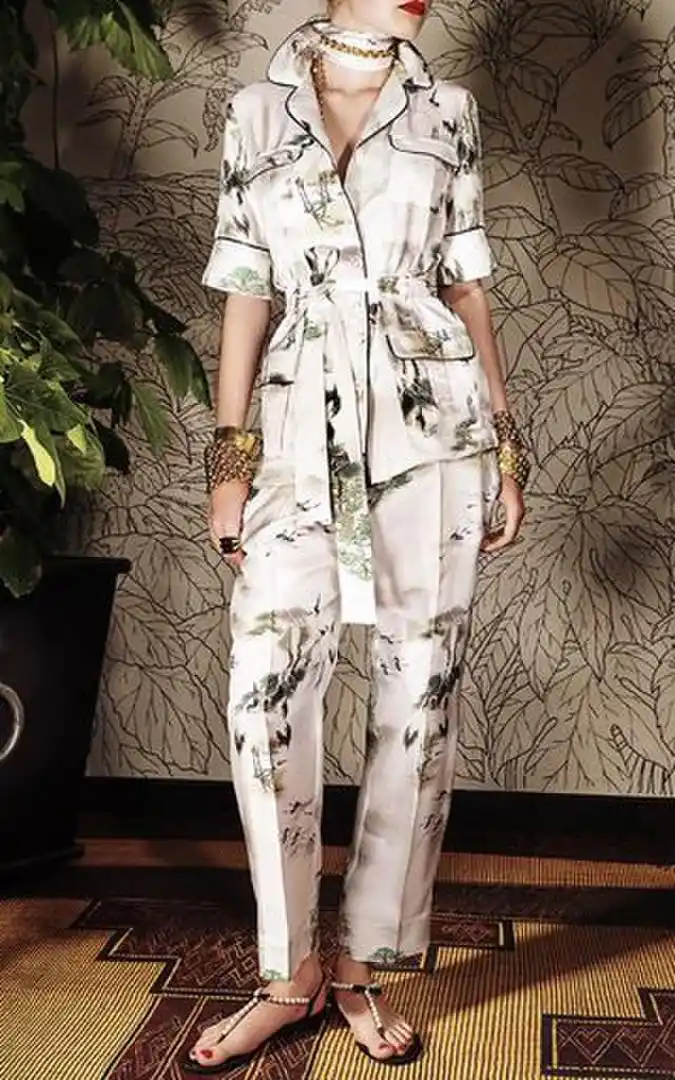 DETALLES. Los cinturones y los bolsillos amplios vienen incluidos.