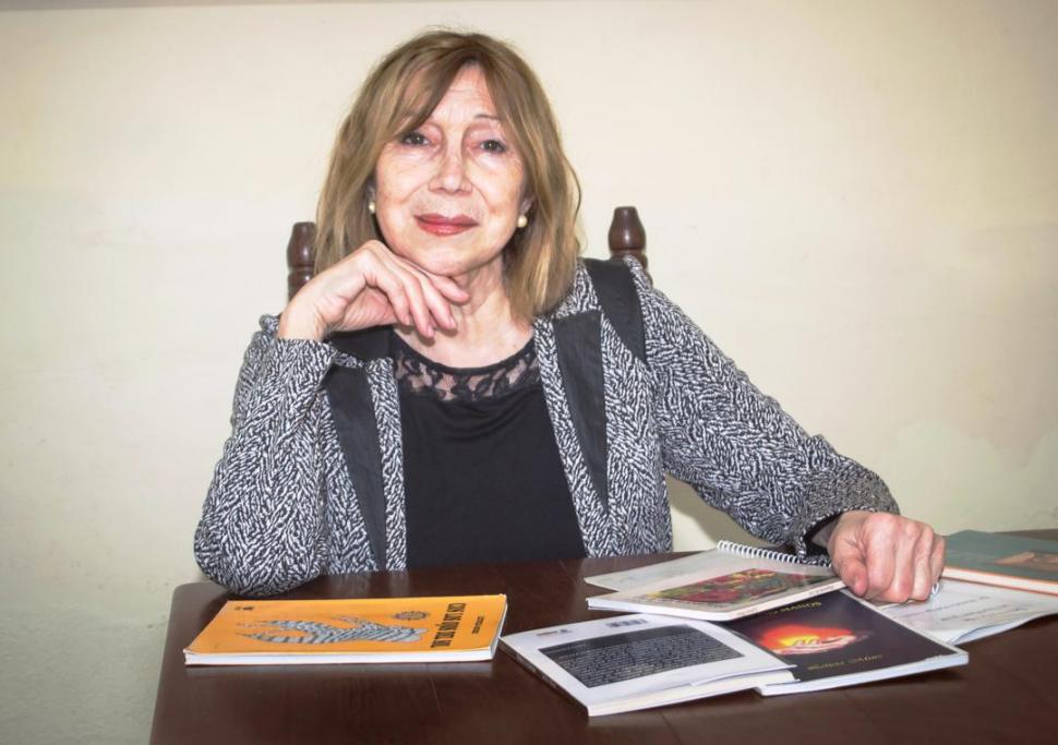 Leticia Mure: “mi lírica está unida al universo y al amor, al espacio y al tiempo”