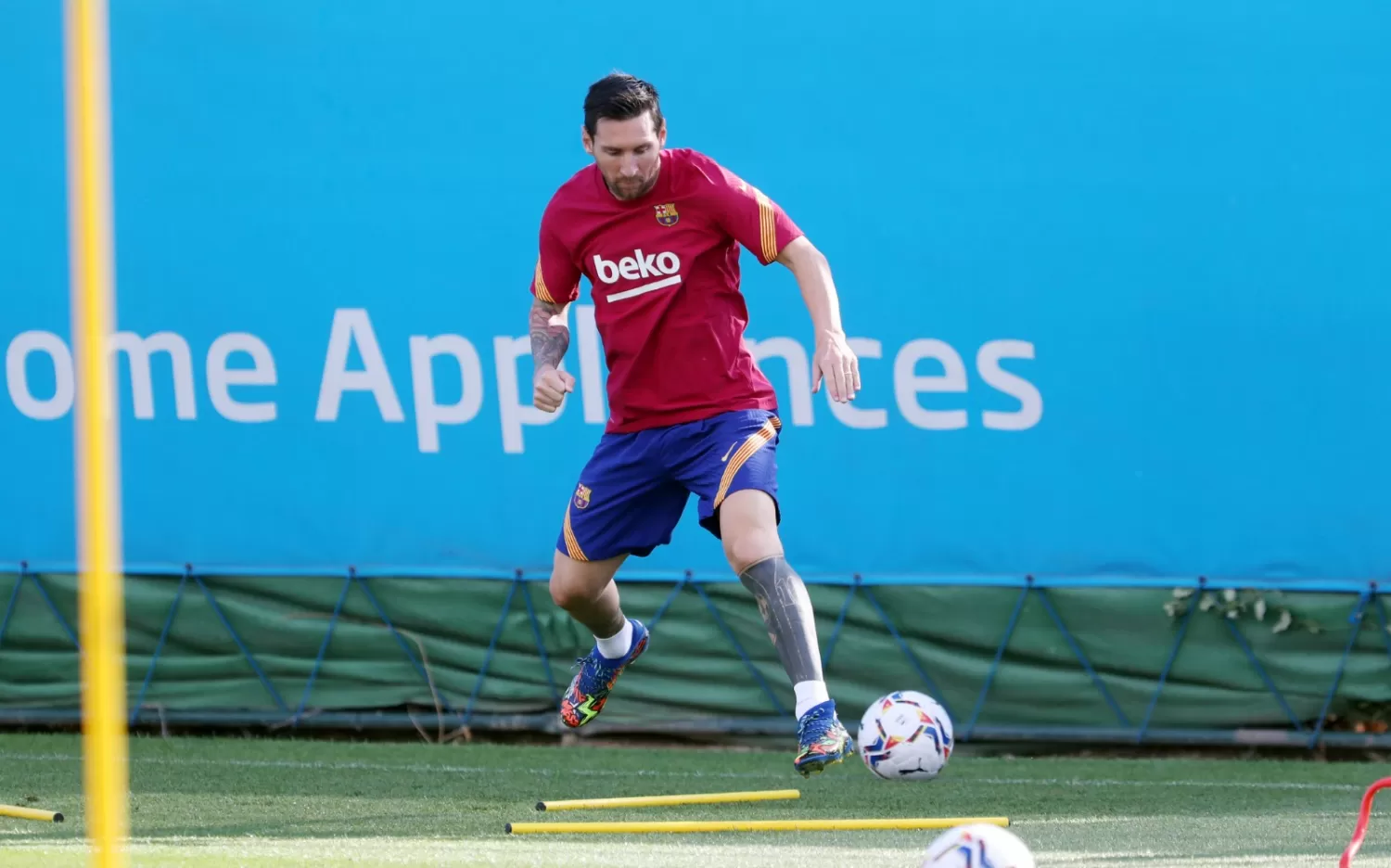 DE NUEVO CON EL EQUIPO. Messi se reintegró al plantel. Foto: Twitter @FCBarcelona_es