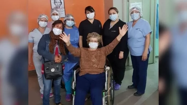 Alegría santiagueña: una mujer de 72 años venció al coronavirus y le dieron el alta