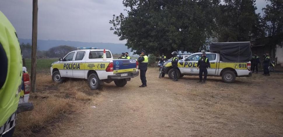 LEYES. La Policía intervino, pero la Justicia Federal debe ordenar un desalojo.  