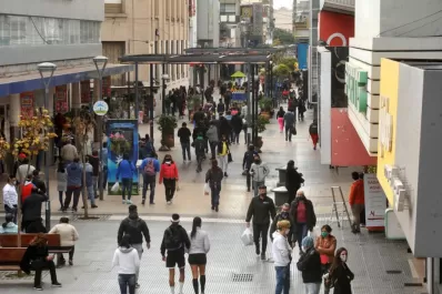 El sábado comenzó con una muerte y 402 nuevos casos de covid-19 en Tucumán