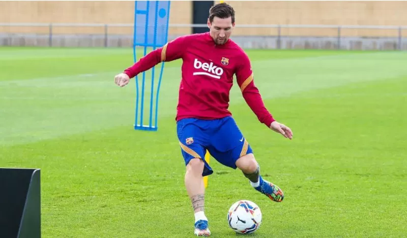 Messi ya entrena de forma grupal con el Barcelona