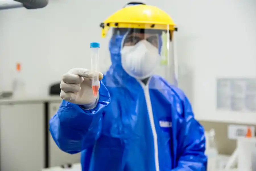 ESTUDIOS. El Hospital Carrillo toma muestras de coronavirus. Foto: Prensa YB
