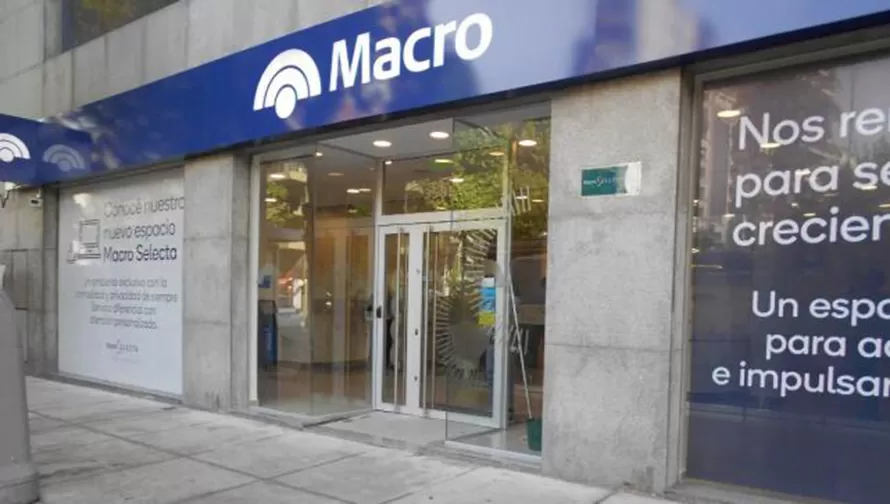 FERIADO BANCARIO. El banco Macro recordó a sus clientes los distintos canales desde los cuales pueden operar.