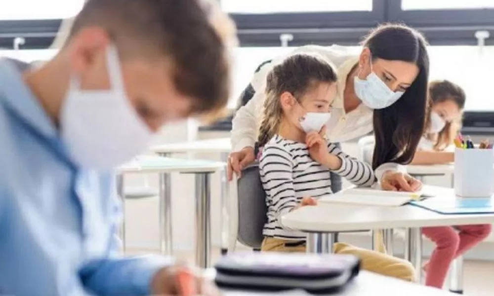 Con precauciones por el coronavirus, Italia reabrió las escuelas en casi todo el país