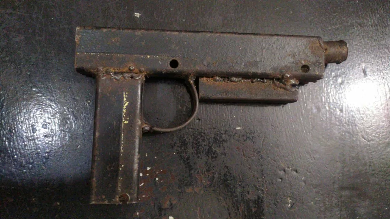 SECUESTRO. El arma tipo tumbera utilizada en el atraco. Foto: ministerio de Seguridad