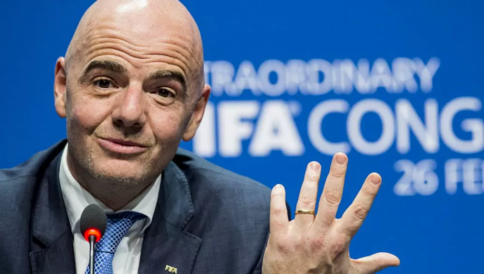ÚLTIMA PALABRA. El presidente de la FIFA, Gianni Infantino, terminará de inclinar el fiel de la balanza, respecto de cuándo arrancarían las eliminatorias sudamericanas para el Mundial de Qatar 2022.