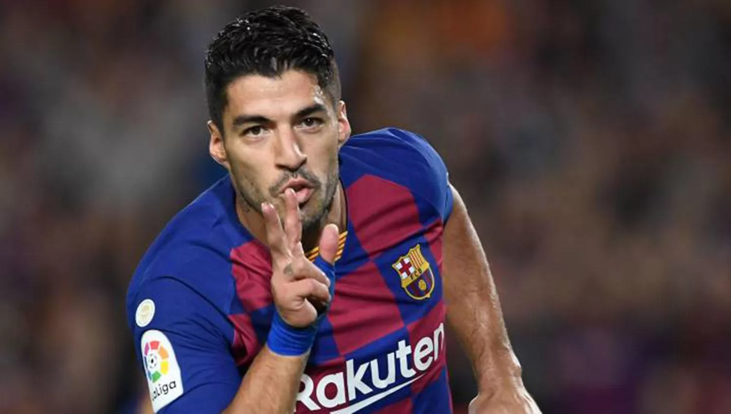 Luis Suárez viajó a Italia para tramitar la doble nacionalidad y sumarse a Juventus