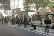 Dos cuadras de cola fuera del Correo para cobrar el IFE