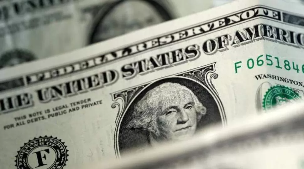 MÚLTIPLES COTIZACIONES. El dólar “ahorro” ronda los $ 131 tras las medidas restrictivas anunciadas por el BCRA. 