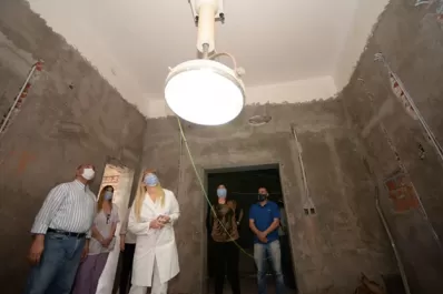 Manzur recorrió el hospital de Alberdi y Chahla destacó la poca cantidad de contagios en esa ciudad