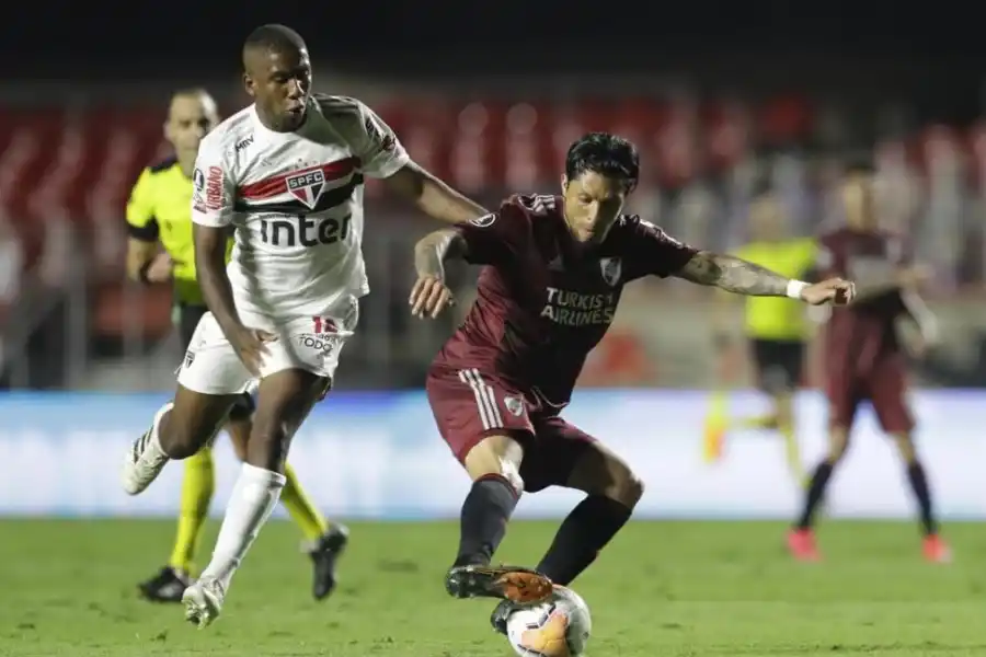 BUENAS SENSACIONES. River se trajo un buen empate de Brasil, en partido que rompió los ratings televisivos. 