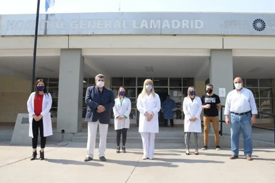 La única vacuna en esta pandemia es cuidarse y evitar salir si no es necesario, aseguró Manzur