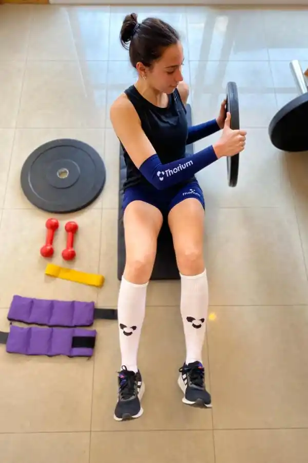 INGENIO. Si no hay rival, que no se note. Los yudocas armaron contrincantes con bolsos de ropa. 