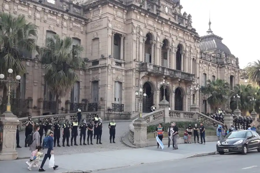 LA CASA DE GOBIERNO. 