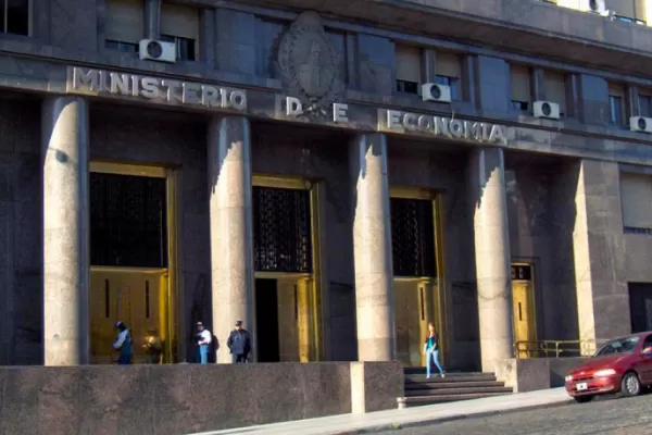 Las cuentas públicas cerraron el mes pasaado con un déficit interanual de $ 84.499 millones