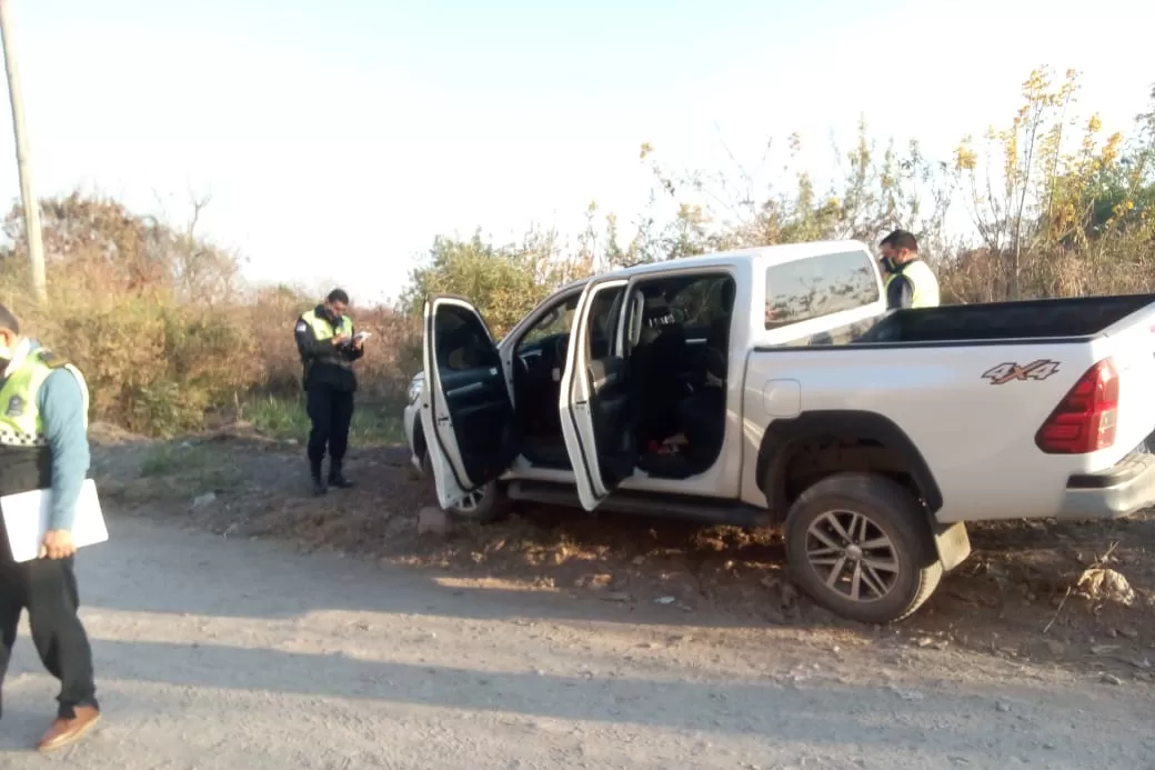 EN VILLA 9 DE JULIO. La Policía recuperó la camioneta de la víctima del violento atraco registrado en Las Talitas. Foto: Prensa Seguridad