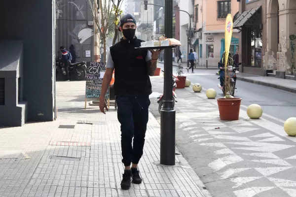 Aumentan los contagios: “hay que restringir lo máximo posible la circulación”