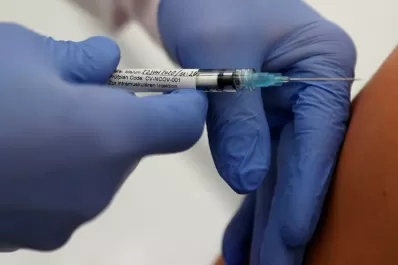 Un nuevo laboratorio inicia la tercera fase de ensayos de la vacuna contra el coronavirus en EEUU