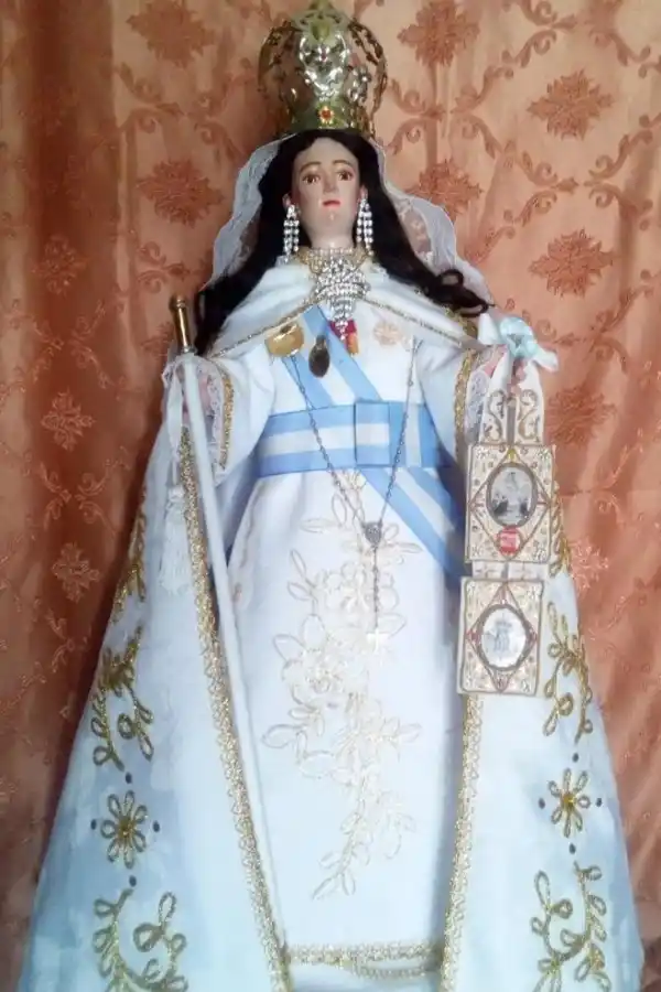 INMACULADA. Vestida con un hábito blanco, la imagen de la Virgen espera la llegada de su día.