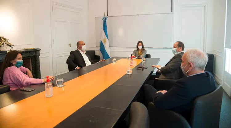 Manzur se reunió con Frederic para hablar sobre la capacitación de la Policía de Tucumán
