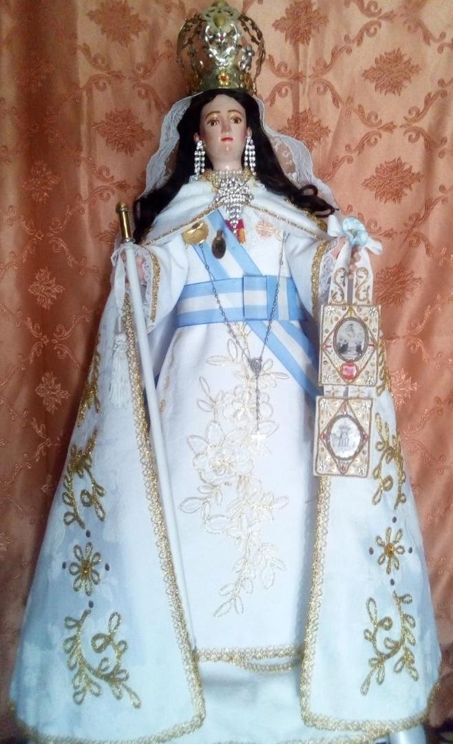 INMACULADA. Vestida con un hábito blanco, la imagen de la Virgen espera la llegada de su día.