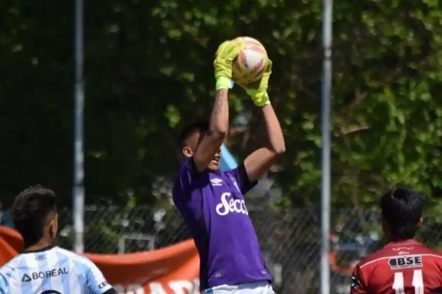 SUYA. Lescano jugó en torneos de inferiores de AFA para Atlético.  