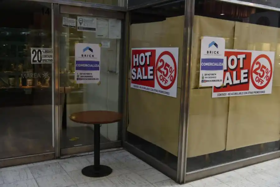 GALERÍA. En la entrada de La Gran Vía, otro comercio que se va.  