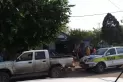 Video: acusan a un policía por agresiones y a su hijo por un supuesto robo de una moto