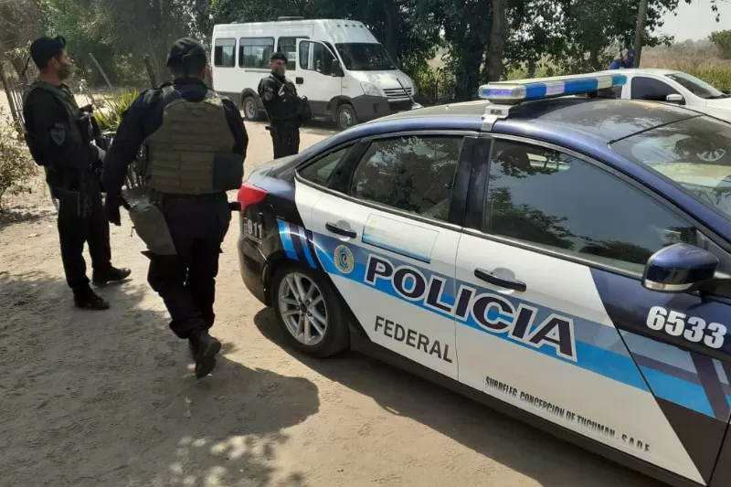 Narcomenudeo: fueron sorprendidos por la Policía y uno quedó detenido