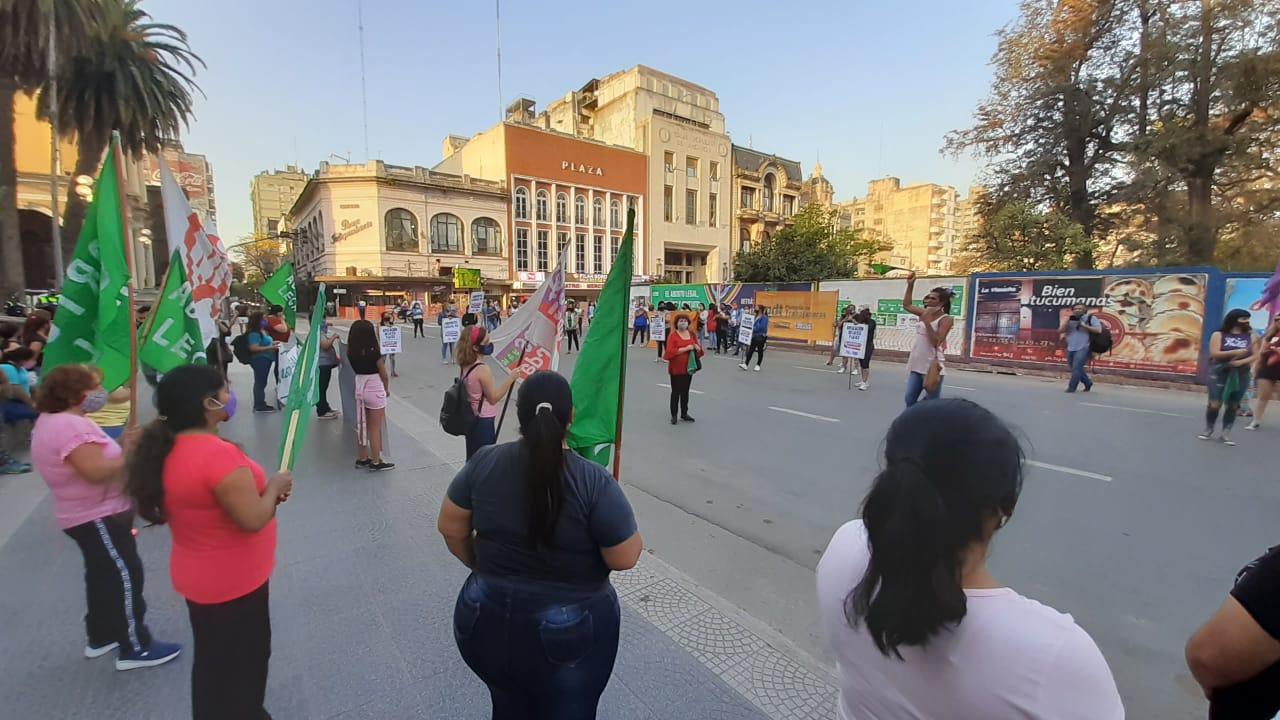 Mujeres tucumanas salieron a la calle para exigir la legalización del aborto